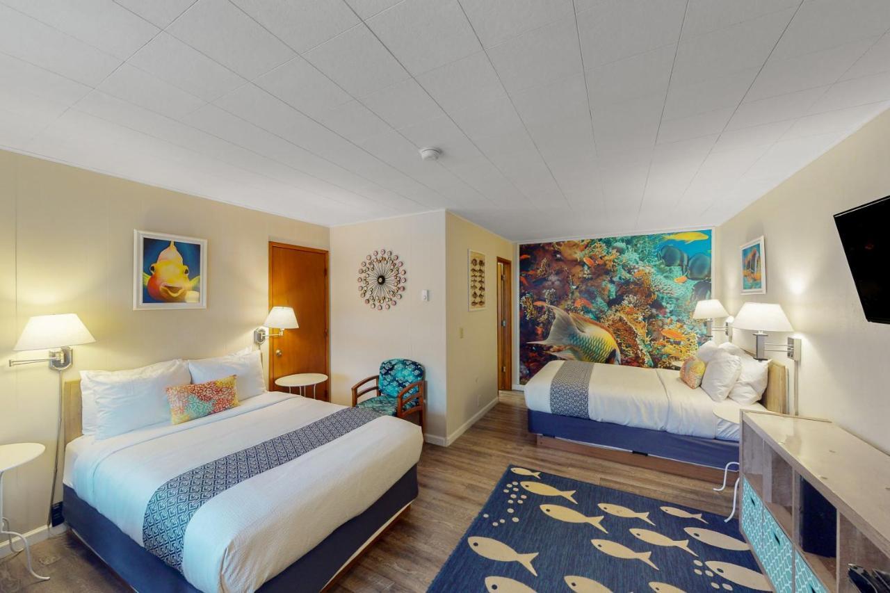 Lamplighter Inn - Tropical Fish Cove And Octopus Encounter Bandon Exterior photo
